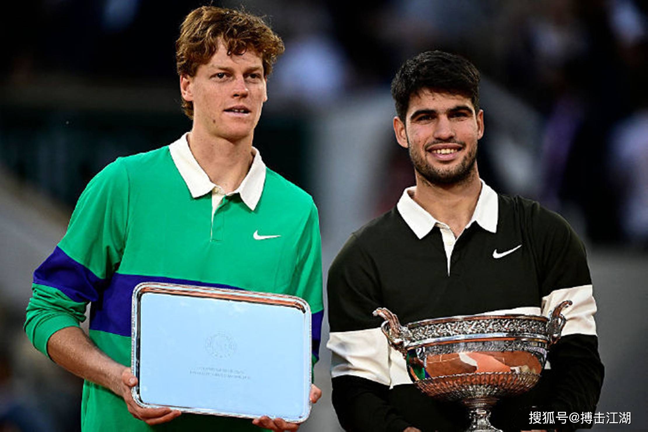 中脱颖而出 中脱颖而出